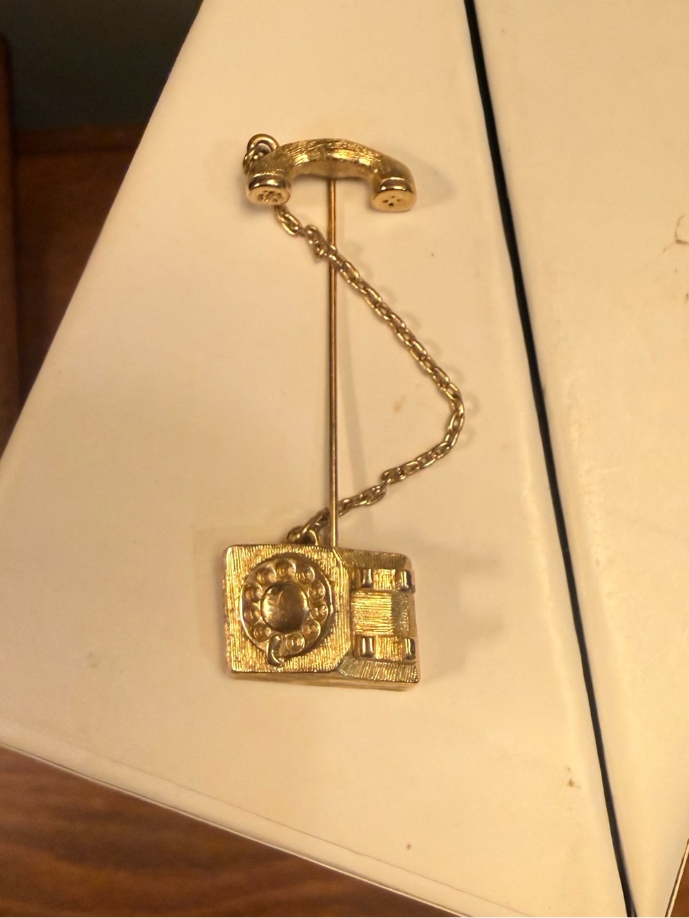 Avon Gold Vintage Telephone Stick Chain Pin Brooch - Picture 3 of 10